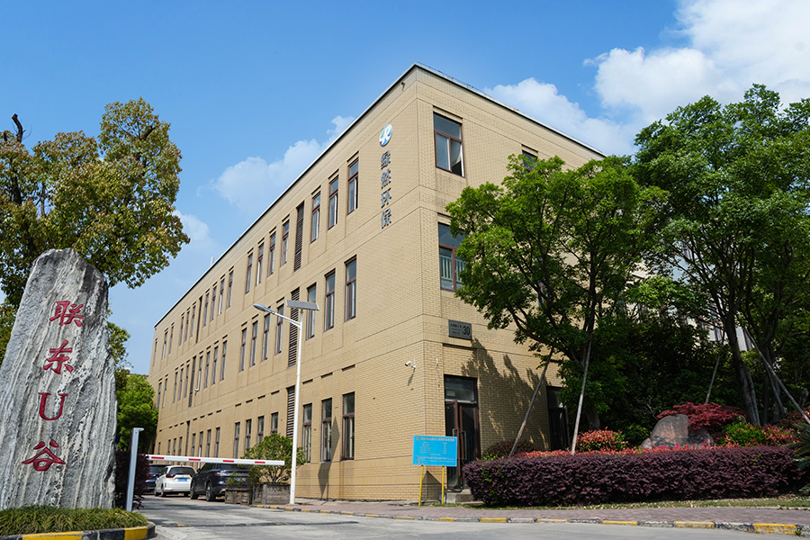 Fabryczny wygląd zewnętrzny